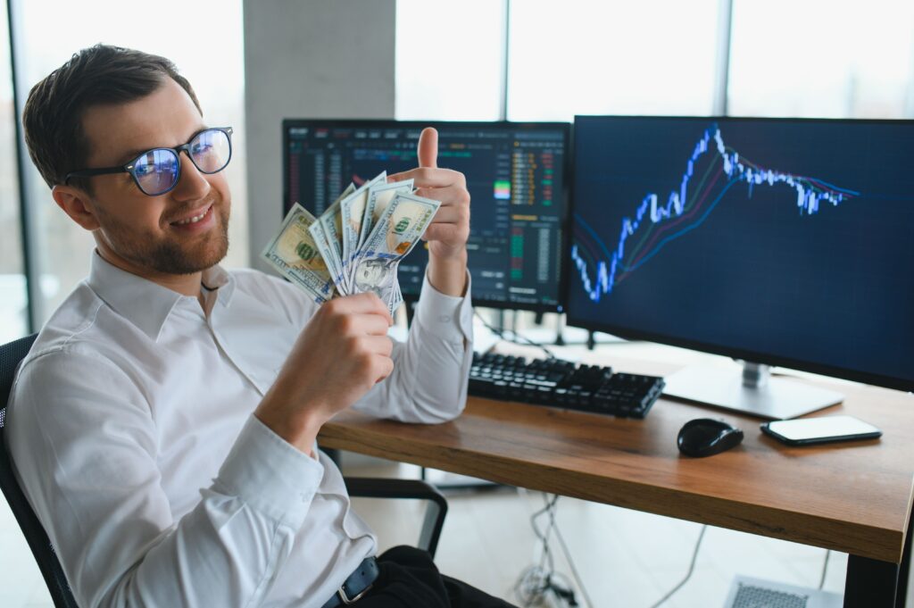 How is money made in forex