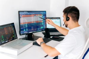 Forex demo trading screen showing practice charts and trading tools.