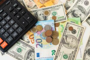 Currency mix and calculator showing commodity prices and currency pairs.