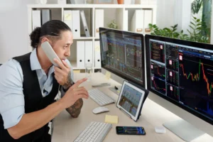 Multitasker or Chart-Watcher at trading desk.