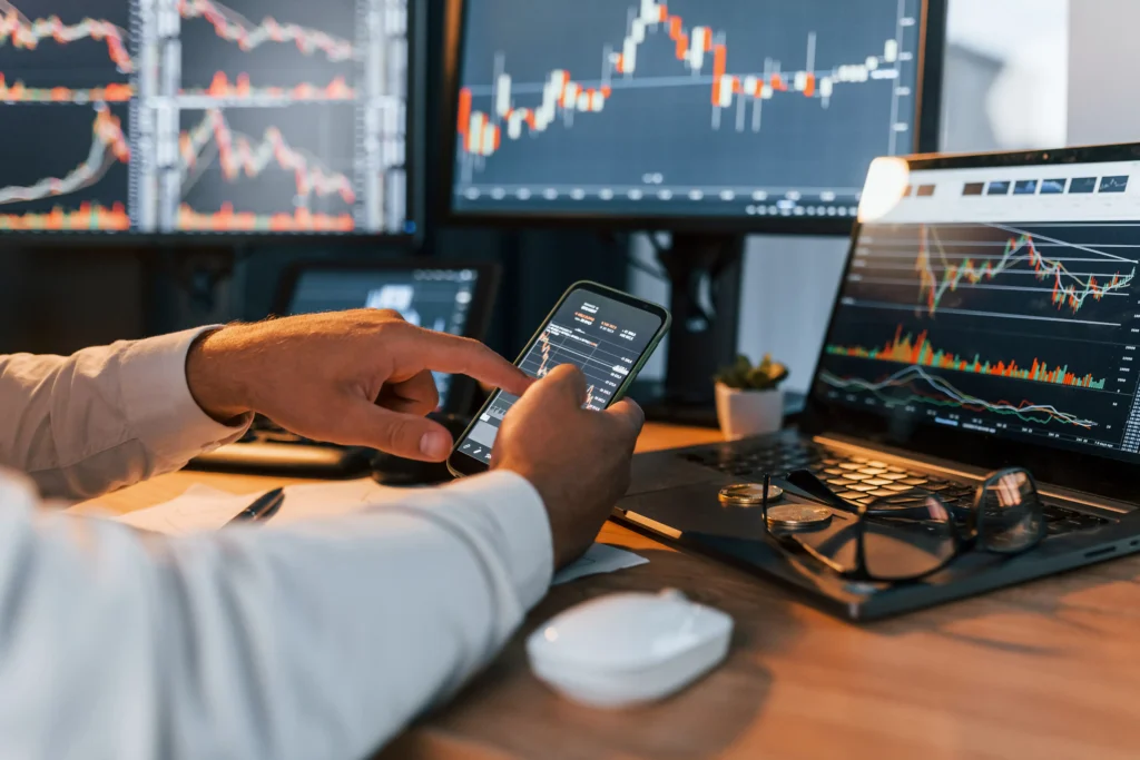 Weekend and Holiday Trading 2025 forex charts