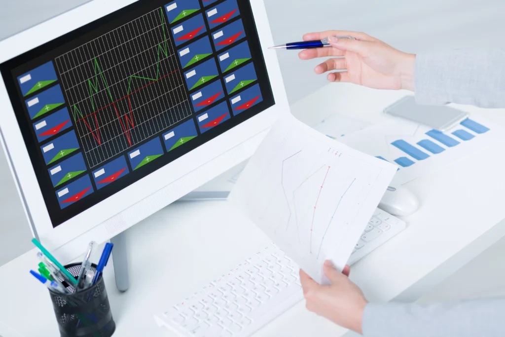 Trader analyzing Descending Triangle in Trading pattern on a computer screen